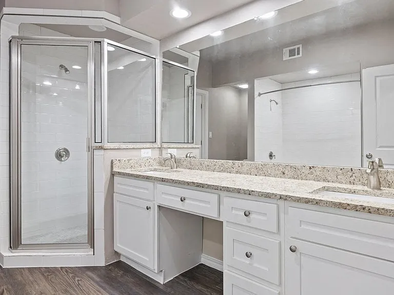 Waters Edge Apartments in Georgetown, TX