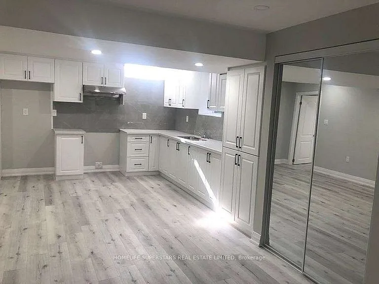31 Lexington Rd #BASEMENT — Photo 3