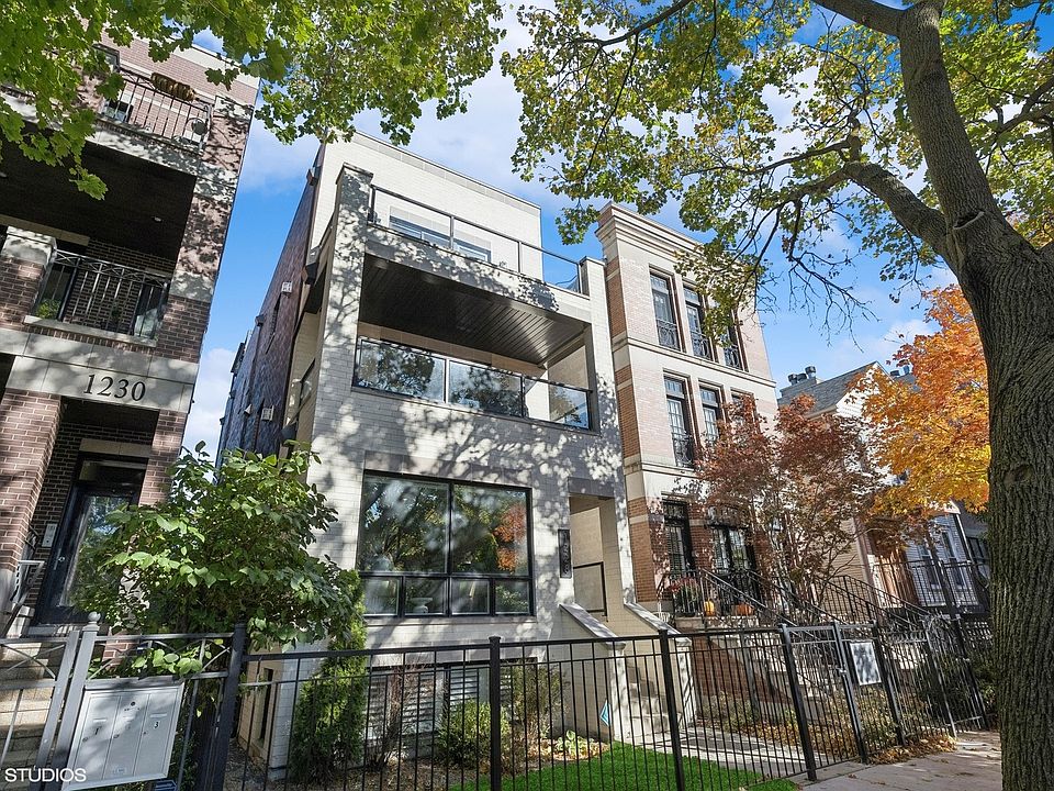 1st image of 1228 W Melrose St #1