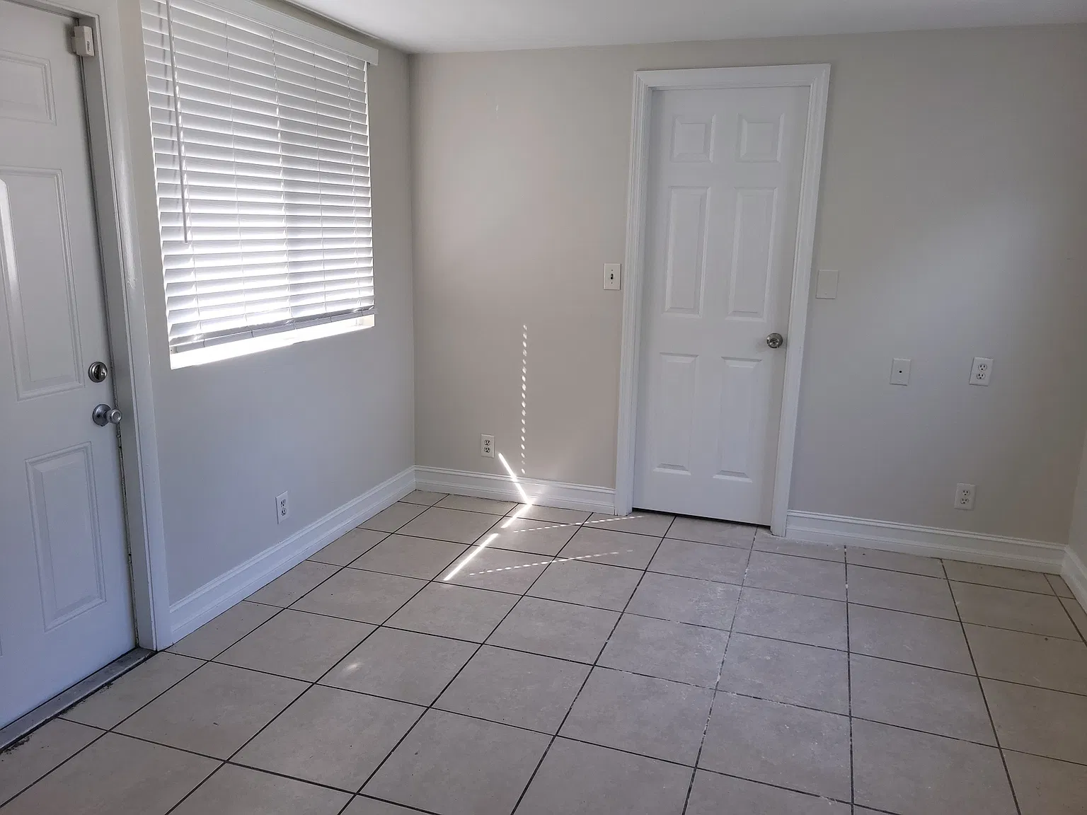 3 bed, 1232 sqft, $3,400 — Photo 4