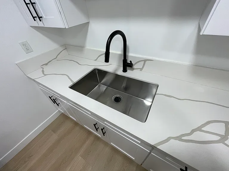 1221 E Beechwood St #1B — Photo 4