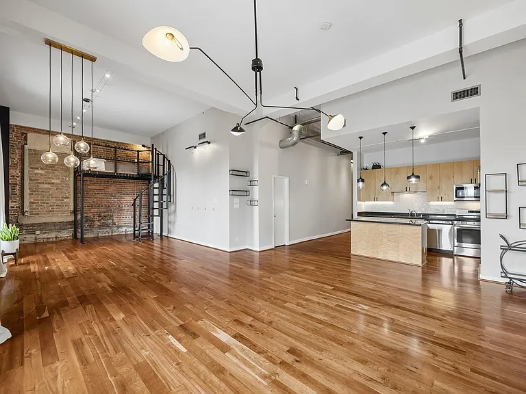 915 Franklin St #2L — Photo 16