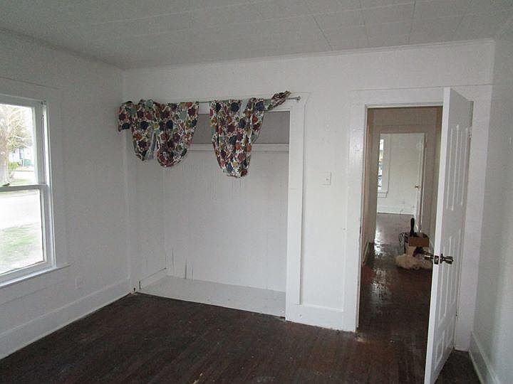 1st image of 414 E Lobit St