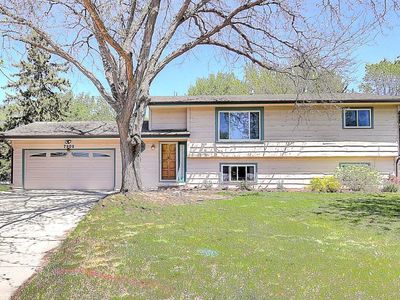 7908 82nd Ave N, Brooklyn Park, MN, 55445