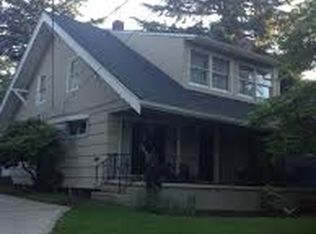 2903 SW Moss St, Portland, OR 97219