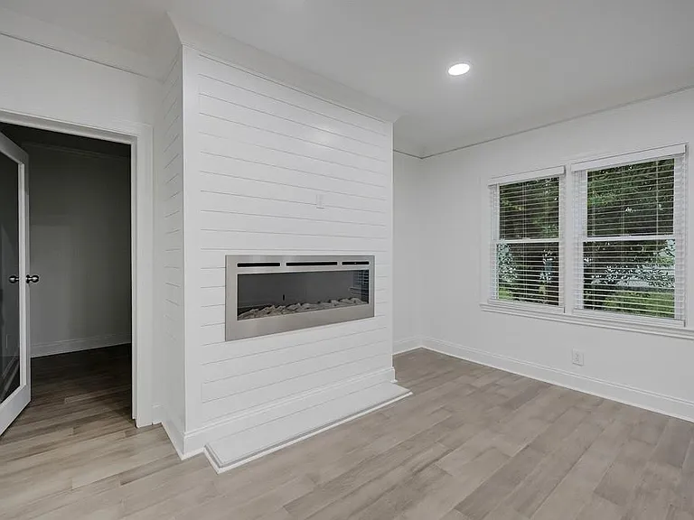 593 Lynnhaven Dr SW — Photo 8