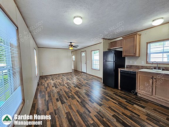 2nd image of 3843 Oneida St Trailer 24