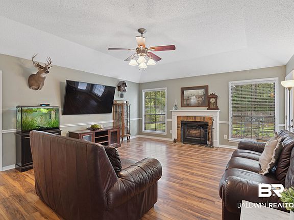 4th image of 102 Plantation Ct