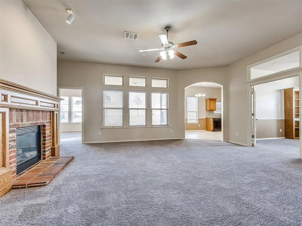3 bed, 1827 sqft, $1,875 — Photo 3