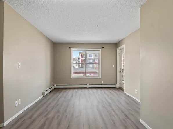 5816 Mullen Pl NW #214, Edmonton, AB T6R 0W3
