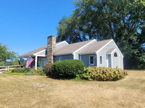 17 N Peach St, Hart, MI 49420