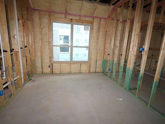 5th image of 5524 Portola Ln