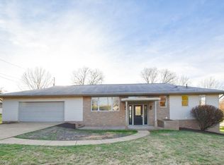 5658 Hazlett Dr NE, Magnolia, OH 44643