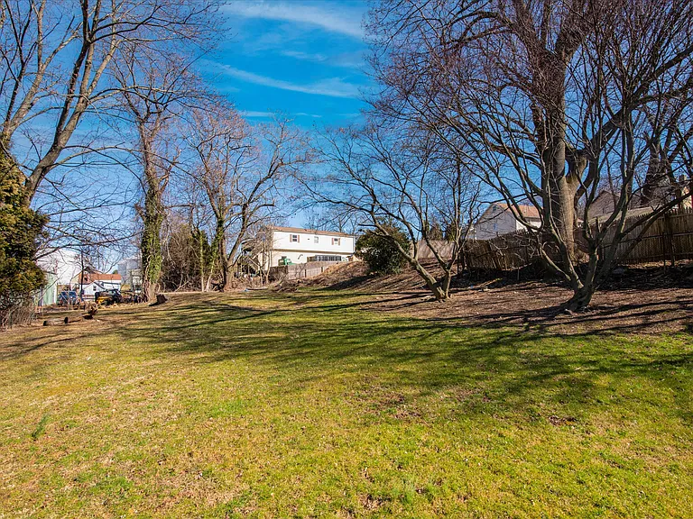 933 Henry Ave — Photo 46