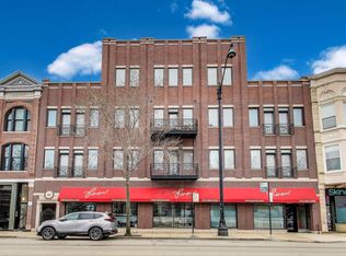 2626 N Lincoln Ave APT 203, Chicago, IL 60614