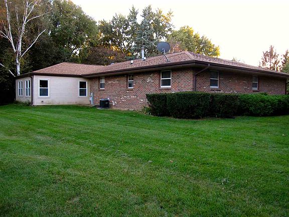 4th image of 7037 Montmorency Dr