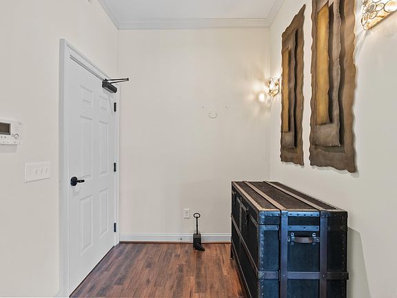 5th image of 1215 Jefferson St #3E