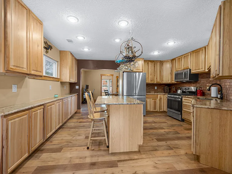 15632 Ray Dr — Photo 7