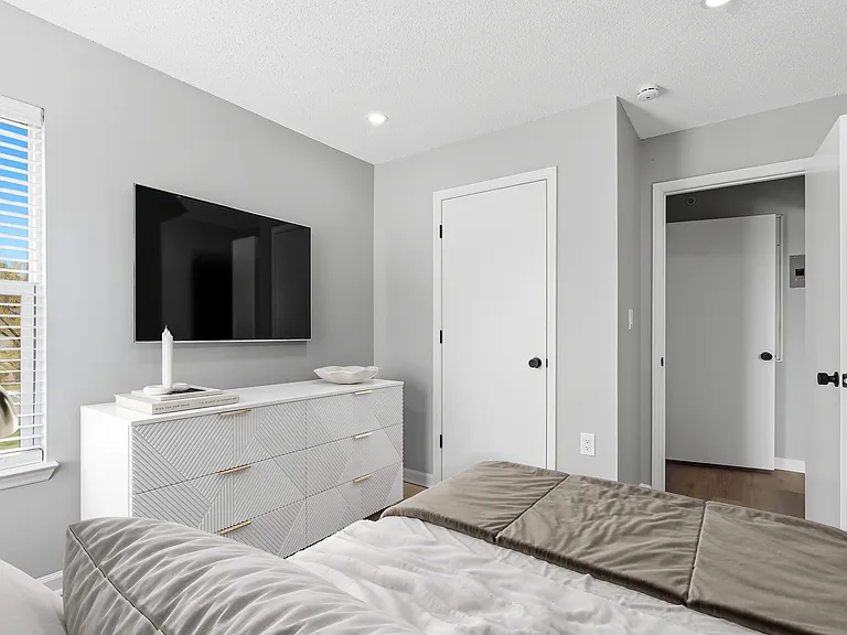 The Pointe @ Apex Apartments — Photo 26