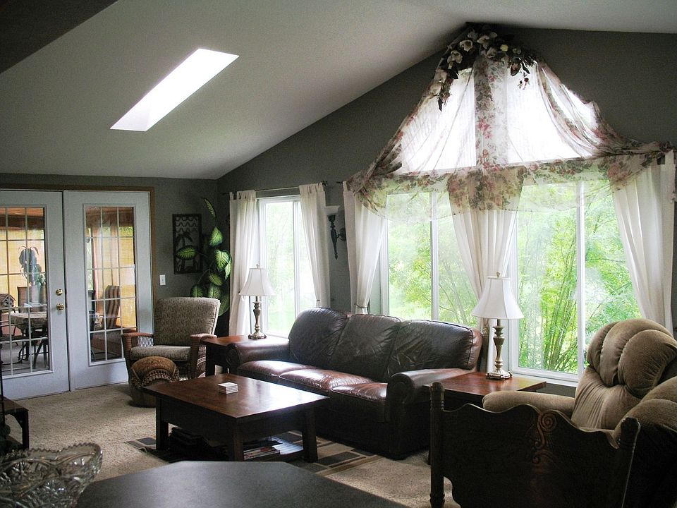 2nd image of 1053 Northshore Diamond Lake Rd