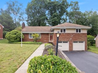 1918 S Clearview Rd, Glenshaw, PA 15116