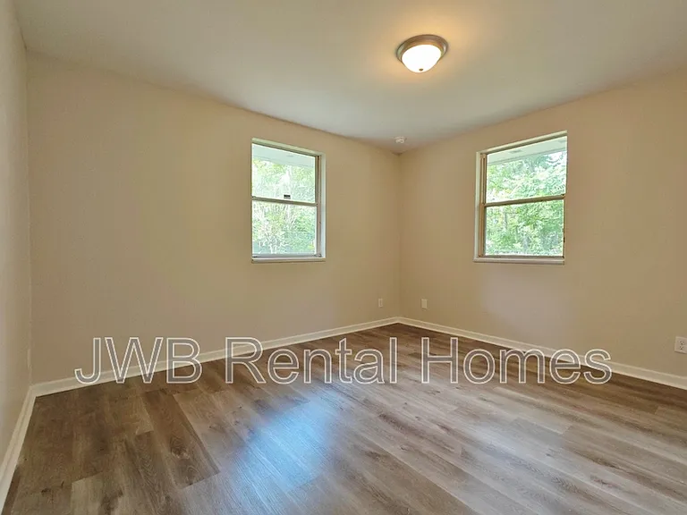 5239 Potomac Ave — Photo 5
