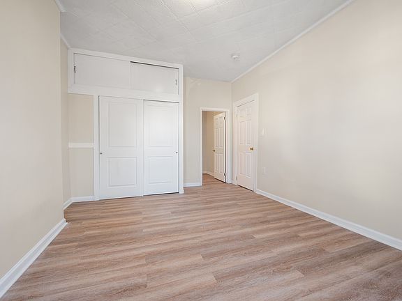 4th image of 308 E 8th St #1
