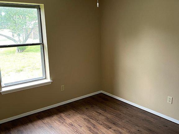 3rd image of 66 Southwood St