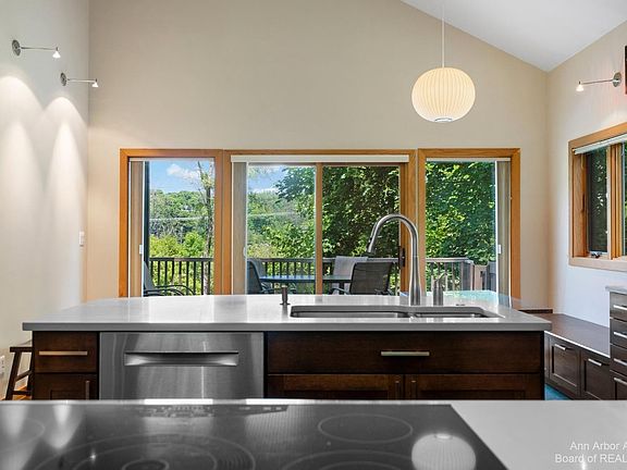 2nd image of 2638 Salisbury Ln