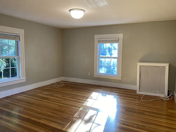 2nd image of 6 Edgehill Rd #2