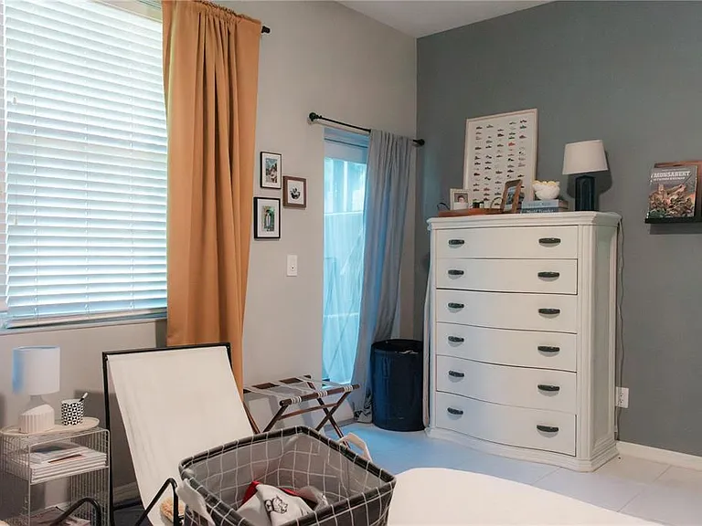 3033 Pointeview Dr — Photo 5