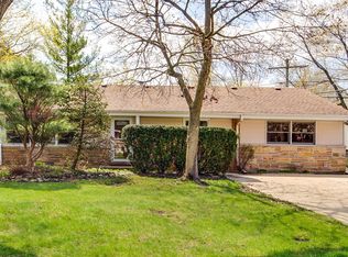 1163 Dartmouth Ln, Deerfield, IL 60015