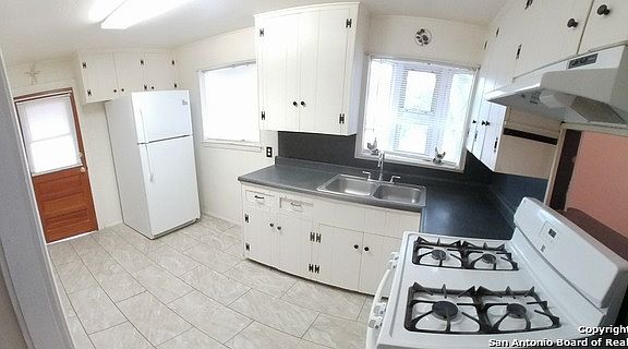 3rd image of 262 Langford Pl