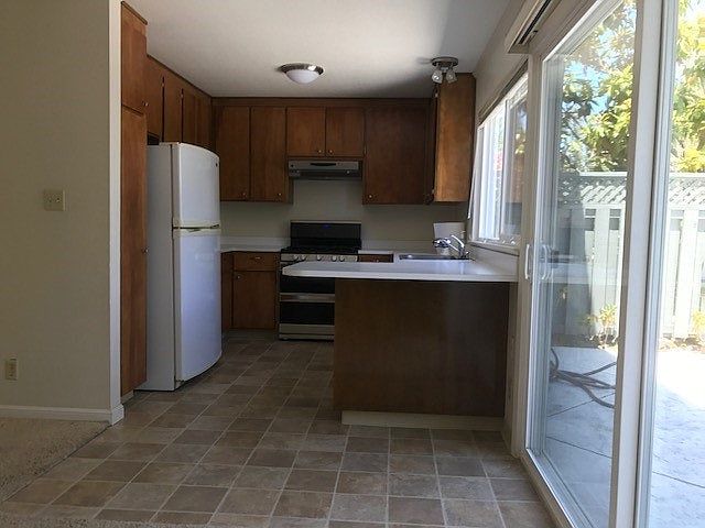 1st image of 965 Diaz Ln