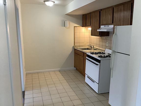 4th image of 190 Archer Ave Floor 2