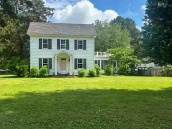 22 Virginia Rd, Irvington, VA 22480