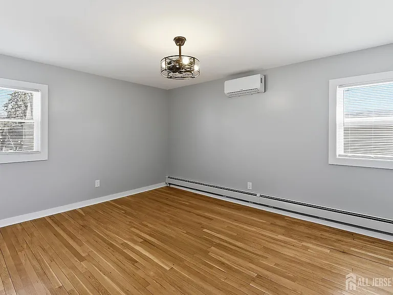 19 Evelyn Ct — Photo 10