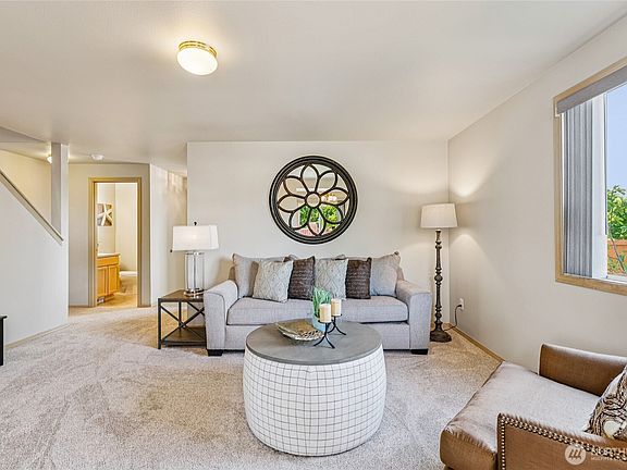 3rd image of 1030 85th Drive NE