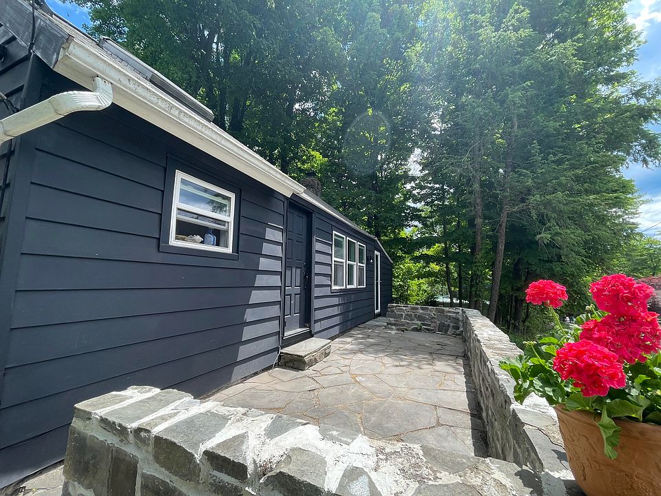 1st image of 23 Tannery Brook Rd