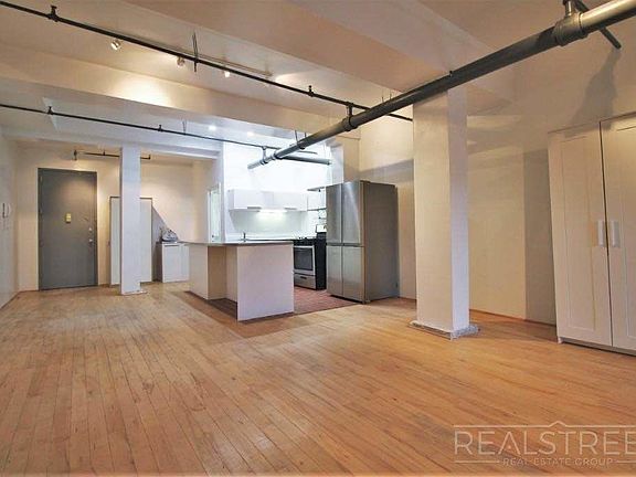 4th image of 337 Kent Ave APT 1B