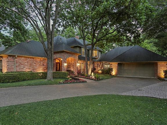 2nd image of 2902 Woods Ct