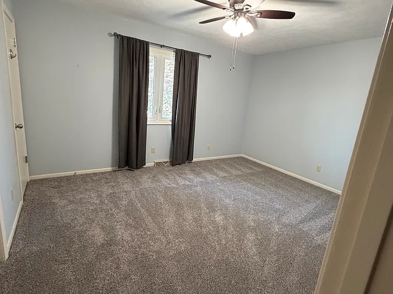 11317 Queens Dr — Photo 12