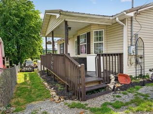 206 E Maple St, Caryville, TN 37714