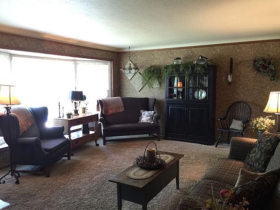 2nd image of 5841 Edgehill Dr