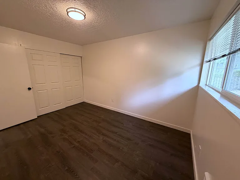 3123 SW Dolph Ct #8 — Photo 4