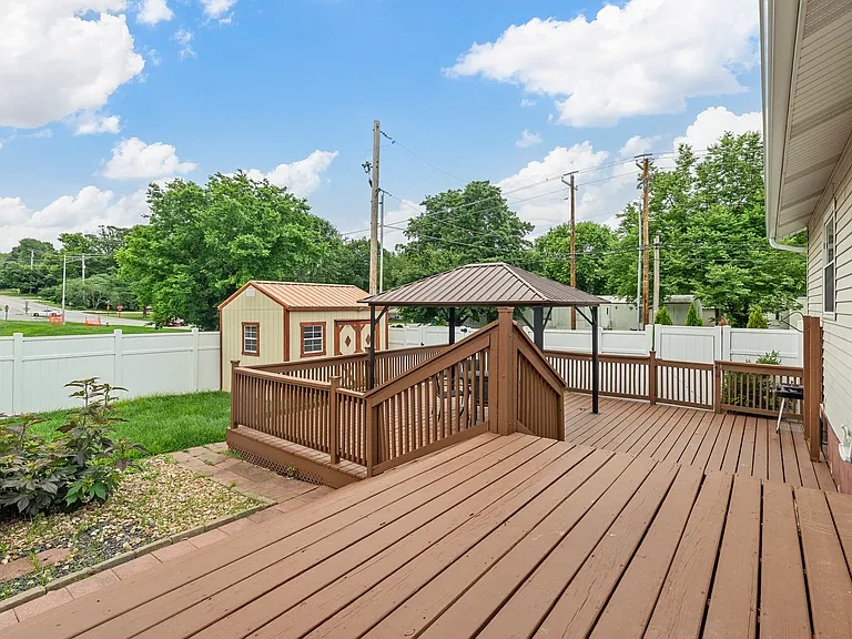 803 Matthews Dr — Photo 35