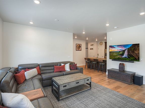 5th image of 111 Clearwater Way #204