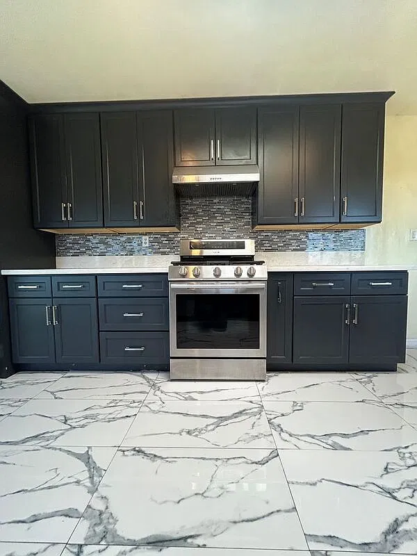 4 bed, 3.0 bath, 2488 sqft, $4,650 — Photo 4