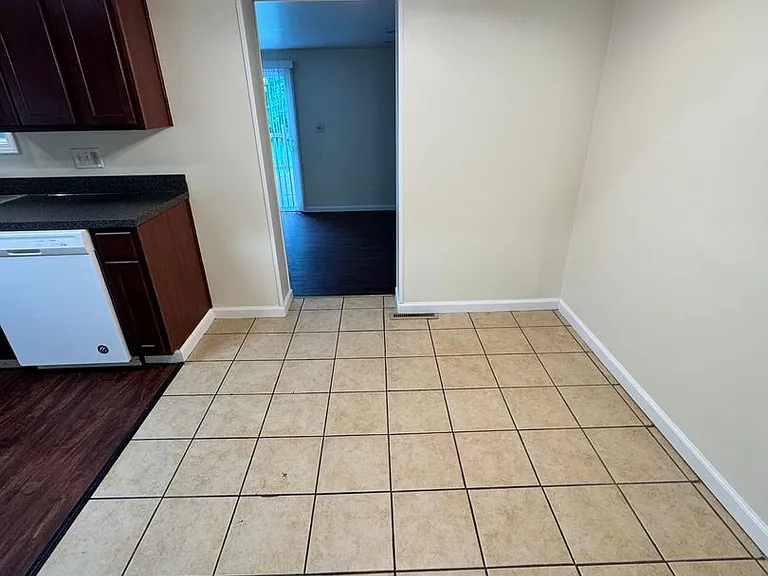 4409 Sunnybrook Dr SE — Photo 11