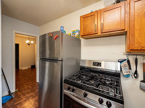 4th image of 3814 67th St